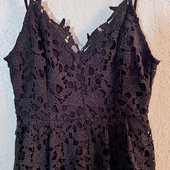 Mid length black lace dress! - Picture 3 of 4